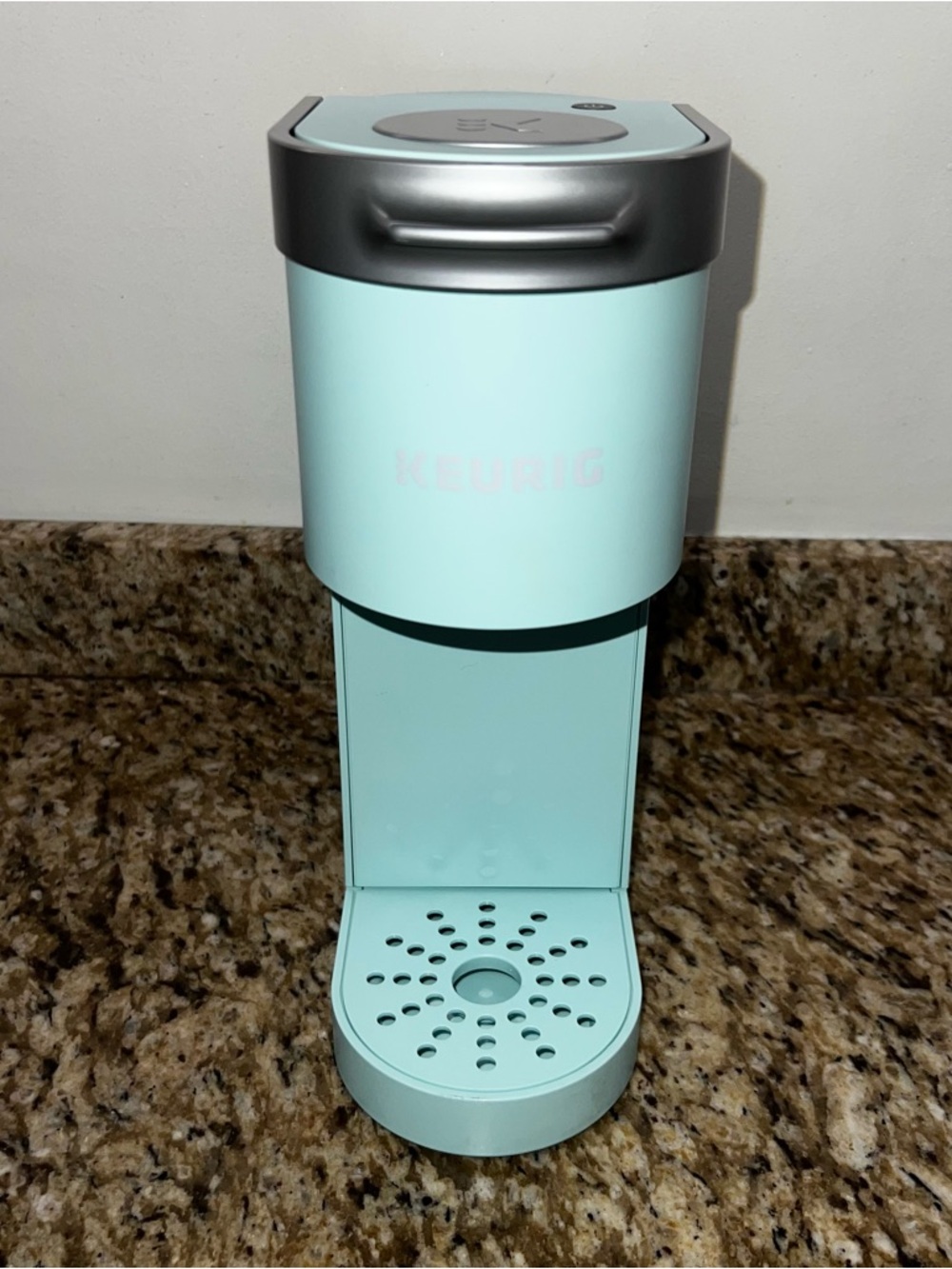 Keurig K-Mini Single Serve Coffee Maker, Oasis Color (Aqua Blue), Preowned